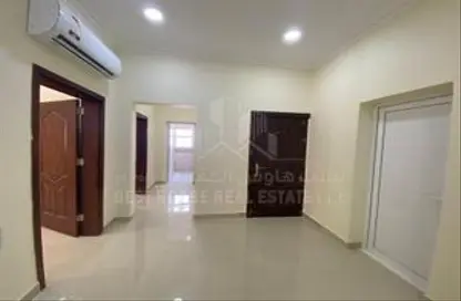 Villa - 2 Bedrooms - 1 Bathroom for rent in Al Murrah - Al Rayyan - Doha