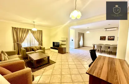 Compound - 4 Bedrooms - 4 Bathrooms for rent in Old Airport Road - Old Airport Road - Doha