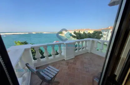 Townhouse - 3 Bedrooms - 4 Bathrooms for rent in Viva West - Viva Bahriyah - The Pearl Island - Doha