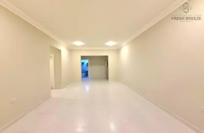 Apartment - 3 Bedrooms - 2 Bathrooms for rent in Musheireb - Musheireb - Doha