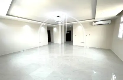 Apartment - 2 Bedrooms - 2 Bathrooms for rent in Musheireb Apartments - Musheireb - Doha