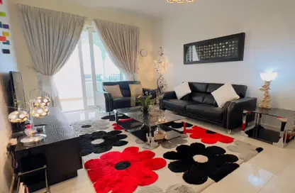 Apartment - 2 Bedrooms - 2 Bathrooms for sale in Viva East - Viva Bahriyah - The Pearl Island - Doha