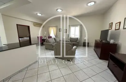 Apartment - 1 Bedroom - 2 Bathrooms for rent in Musheireb Apartments - Musheireb - Doha