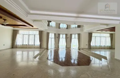 Villa - 5 Bedrooms - 6 Bathrooms for rent in North Gate - West Bay Lagoon - Doha