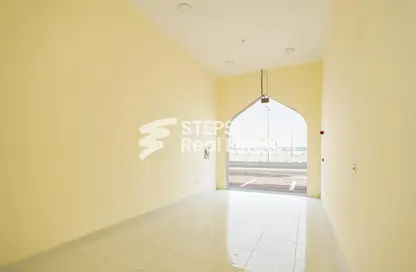 Shop - Studio for rent in Al Kheesa - Al Kheesa - Umm Salal Mohammed