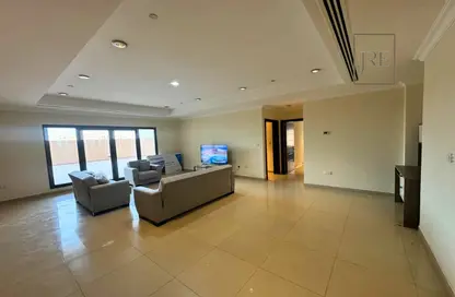 Apartment - 2 Bedrooms - 3 Bathrooms for rent in East Porto Drive - Porto Arabia - The Pearl Island - Doha