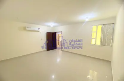 Apartment - 5 Bathrooms for rent in Souk Al gharaffa - Al Gharrafa - Doha