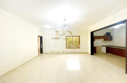 Apartment - 1 Bedroom - 2 Bathrooms for rent in Old Al Ghanim - Al Ghanim - Doha