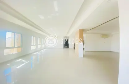 Villa - 5 Bedrooms - 5 Bathrooms for rent in East Gate - West Bay Lagoon - Doha