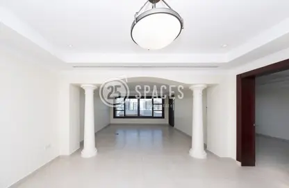 Townhouse - 2 Bedrooms - 3 Bathrooms for rent in Porto Arabia Townhouses - Porto Arabia - The Pearl Island - Doha