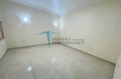 Apartment - 3 Bedrooms - 3 Bathrooms for rent in Umm Ghuwalina - Umm Ghuwailina - Doha