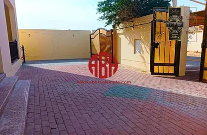 Villa - 6 Bedrooms - 6 Bathrooms for rent in Al Ain Compound 3 - Al Ain Compound - Ain Khaled - Doha