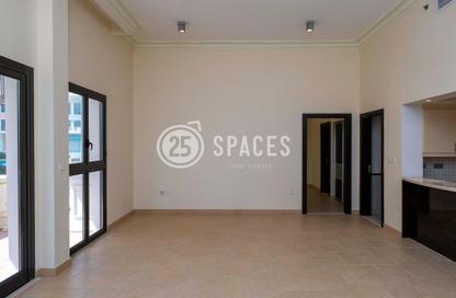 Apartment - 2 Bedrooms - 3 Bathrooms for rent in Carnaval - Qanat Quartier - The Pearl Island - Doha