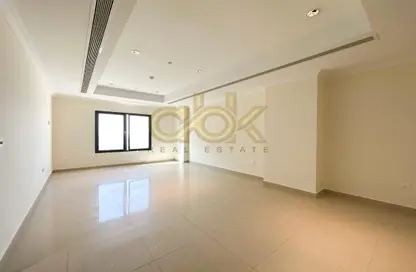 Apartment - 1 Bedroom - 2 Bathrooms for rent in East Porto Drive - Porto Arabia - The Pearl Island - Doha