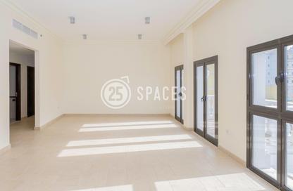 Apartment - 3 Bedrooms - 4 Bathrooms for rent in Carnaval - Qanat Quartier - The Pearl Island - Doha