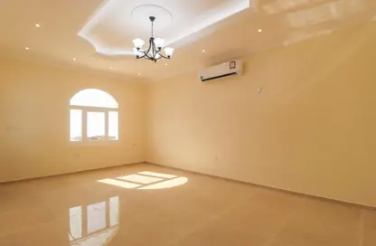 Villa - 7 Bedrooms - 7 Bathrooms for rent in Izghawa - Izghawa - Doha