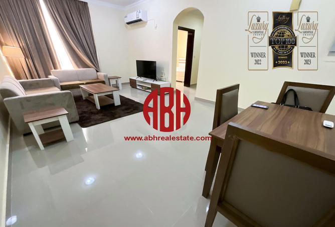 Apartment - 2 Bedrooms - 3 Bathrooms for rent in Musheireb Tower - Musheireb - Musheireb - Doha