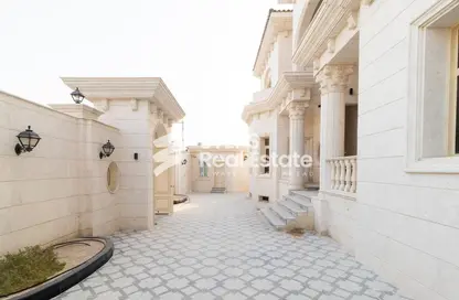 Villa - 5 Bedrooms - 7 Bathrooms for sale in Lusail City - Lusail