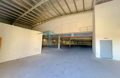 Warehouse - Studio - 1 Bathroom for rent in Industrial Area 5 - Industrial Area - Industrial Area - Doha