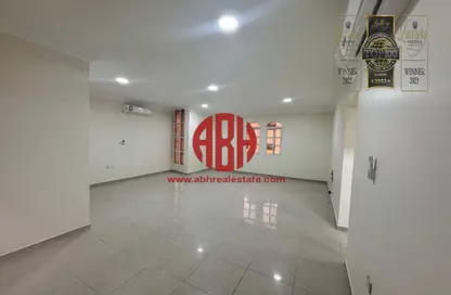 Apartment - 2 Bedrooms - 1 Bathroom for rent in Al Nasr Street - Al Nasr - Doha