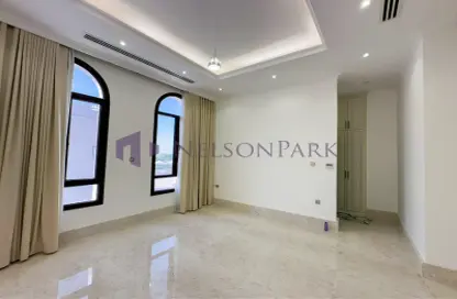 Villa - 7 Bedrooms for rent in Lusail City - Lusail