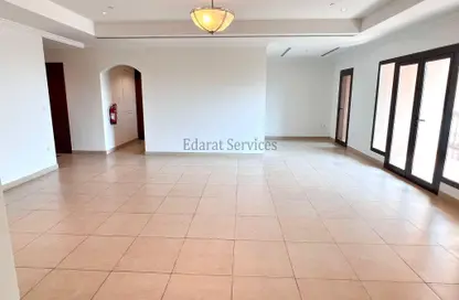 Apartment - 2 Bedrooms - 3 Bathrooms for rent in Tower 25 - Porto Arabia - The Pearl Island - Doha