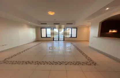 Apartment - 3 Bedrooms - 4 Bathrooms for rent in Porto Arabia Townhouses - Porto Arabia - The Pearl Island - Doha