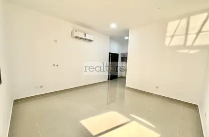 Apartment - Studio - 1 Bathroom for rent in Souk Al gharaffa - Al Gharrafa - Doha