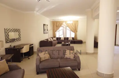 Villa - 3 Bedrooms - 4 Bathrooms for rent in Al Thumama - Al Thumama - Doha