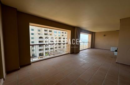 Apartment - 1 Bedroom - 2 Bathrooms for rent in East Porto Drive - Porto Arabia - The Pearl Island - Doha