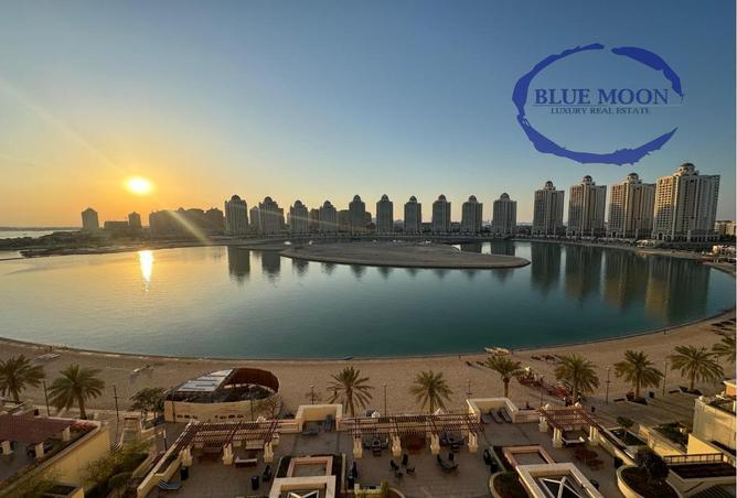 Apartment - 2 Bedrooms - 3 Bathrooms for sale in Viva West - Viva Bahriyah - The Pearl Island - Doha