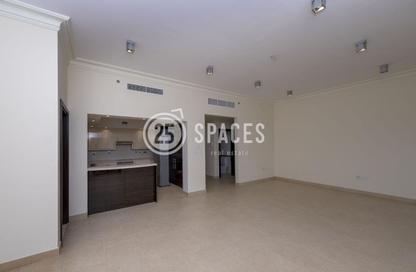 Apartment - 1 Bedroom - 2 Bathrooms for rent in Carnaval - Qanat Quartier - The Pearl Island - Doha