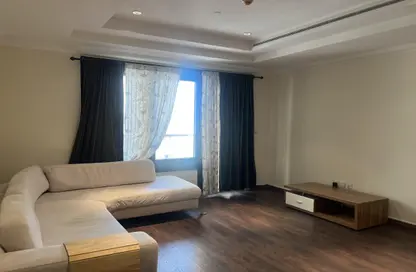 Apartment - 1 Bedroom - 2 Bathrooms for rent in Porto Arabia - The Pearl Island - Doha