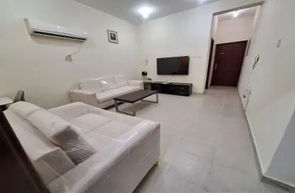 Apartment - 2 Bedrooms - 2 Bathrooms for rent in Al Mansoura - Al Mansoura - Doha