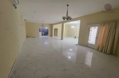 Villa - 5 Bedrooms - 5 Bathrooms for rent in Al Markhiya Street - Al Markhiya - Doha