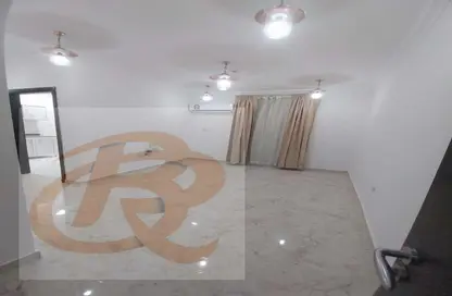 Apartment - 2 Bedrooms - 2 Bathrooms for rent in Abdul Rahman Bin Jassim Street - Mesaieed Road - Al Wakra