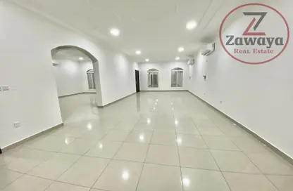 Villa - 5 Bedrooms - 6 Bathrooms for rent in Al Thumama - Al Thumama - Doha