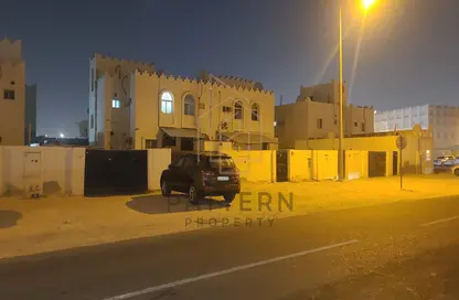 Villa - 5 Bedrooms - 6 Bathrooms for sale in Al Maamoura - Al Maamoura - Doha