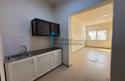 Apartment - 1 Bathroom for rent in Mamoura 18 - Al Maamoura - Doha