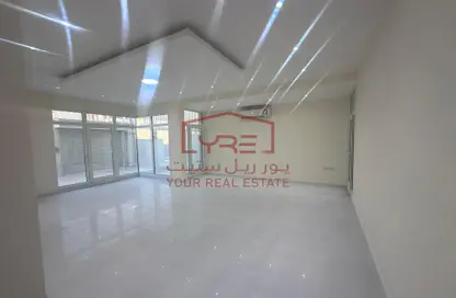 Villa - 5 Bedrooms - 6 Bathrooms for sale in Zekreet Street - Al Kharaitiyat - Umm Salal Mohammed