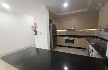 Apartment - 2 Bedrooms - 2 Bathrooms for rent in Al Nasr - Doha