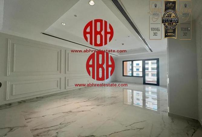 Apartment - 1 Bedroom - 2 Bathrooms for rent in East Porto Drive - Porto Arabia - The Pearl Island - Doha