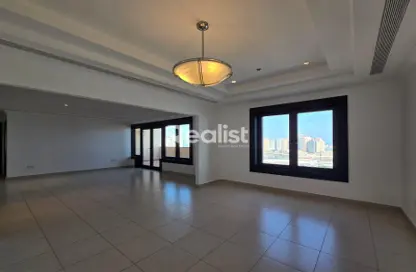 Apartment - 2 Bedrooms - 3 Bathrooms for sale in West Porto Drive - Porto Arabia - The Pearl Island - Doha