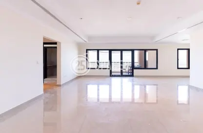 Apartment - 2 Bedrooms - 3 Bathrooms for sale in West Porto Drive - Porto Arabia - The Pearl Island - Doha