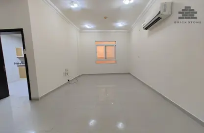 Apartment - 2 Bedrooms - 2 Bathrooms for rent in Al Mansoura - Al Mansoura - Doha