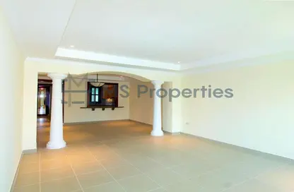 Townhouse - 2 Bedrooms - 3 Bathrooms for sale in East Porto Drive - Porto Arabia - The Pearl Island - Doha