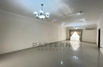 Compound - 5 Bedrooms - 4 Bathrooms for rent in Old Airport Road - Old Airport Road - Doha