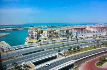 Apartment - 2 Bedrooms - 3 Bathrooms for rent in Tower 10 - Porto Arabia - The Pearl Island - Doha