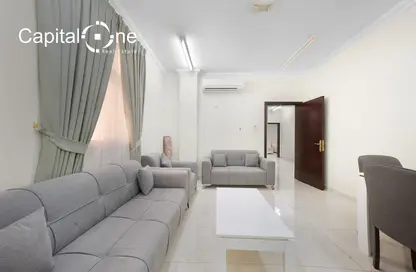 Apartment - 2 Bedrooms - 2 Bathrooms for rent in Al Mansoura - Al Mansoura - Doha