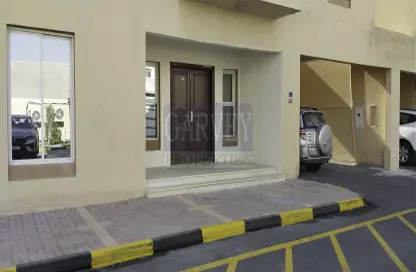 Apartment - 2 Bedrooms - 2 Bathrooms for rent in Al Aziziyah - Doha